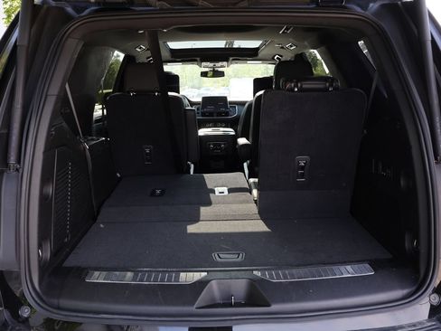 Used 2021 GMC Yukon AT4 w/ Rear Media and Nav Package AWD/4WD image 11
