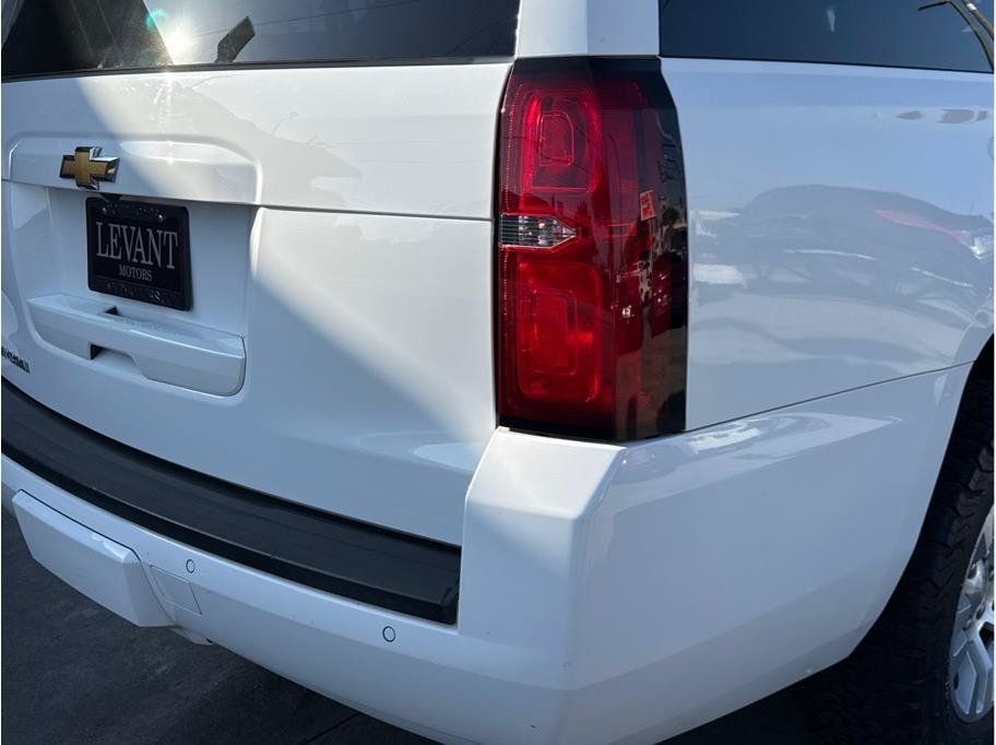 Used 2019 Chevrolet Suburban LT AWD/4WD image 12