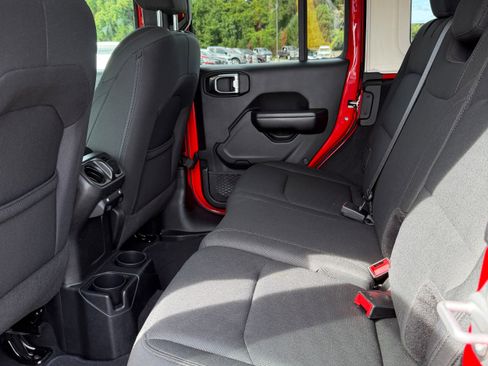 Used 2018 Jeep Wrangler Unlimited Sport S AWD/4WD image 11