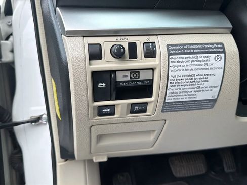 Used 2010 Subaru Legacy 2.5i Premium image 13