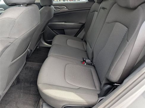 Used 2025 Kia Sportage LX FWD image 32