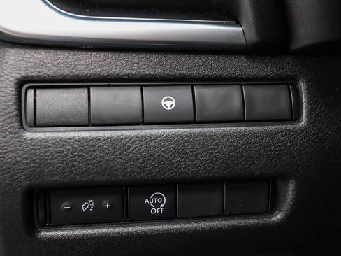 Used 2023 Nissan Rogue SV image 24