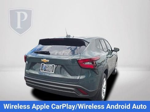 New 2026 Chevrolet Trax LS w/ LS Convenience Package FWD image 8