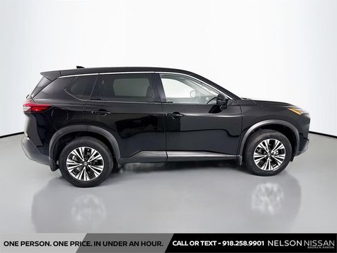 Certified 2021 Nissan Rogue SV FWD image 4