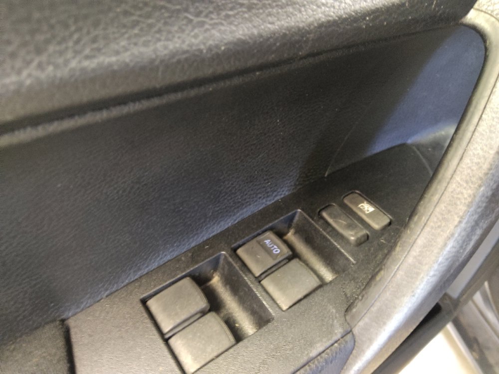 Used 2015 Toyota Corolla L FWD image 27