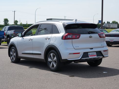Used 2017 Kia Niro LX FWD image 5