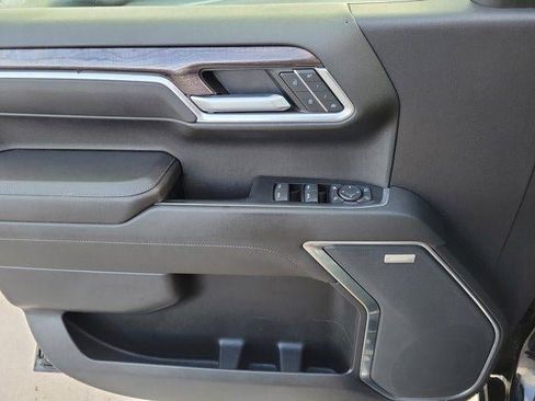 Used 2022 Chevrolet Silverado 1500 LTZ image 18