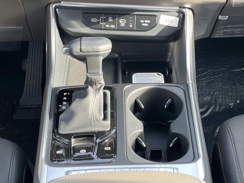 New 2026 Kia Carnival EX FWD image 16