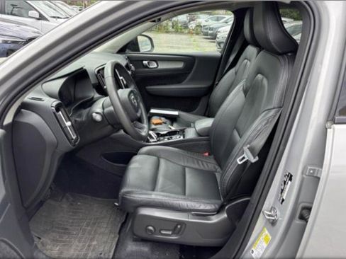Used 2023 Volvo XC40 B5 Plus w/ Protection Package Premier AWD/4WD image 3