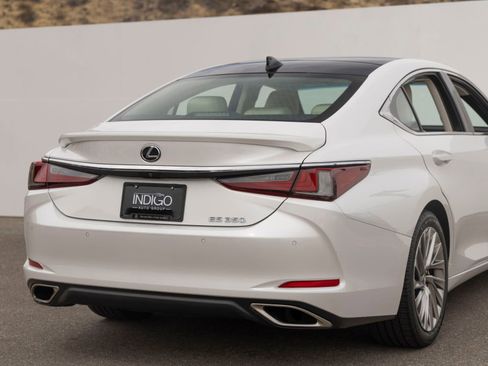 Used 2022 Lexus ES 350 w/ Accessory Package 2 FWD image 11