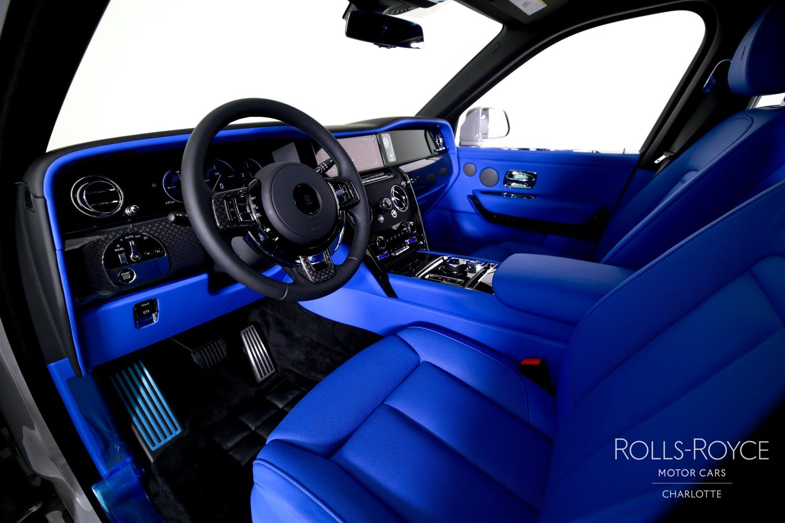 New 2027 Rolls-Royce Cullinan Black Badge AWD/4WD image 4
