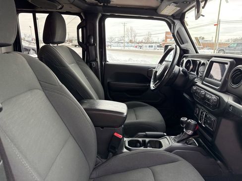 Used 2019 Jeep Wrangler Unlimited Sport S image 37