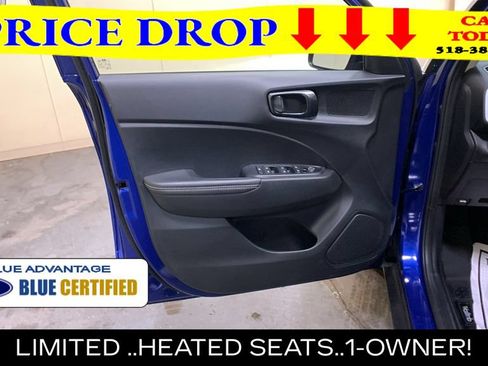 Used 2024 Hyundai Venue Limited FWD image 21