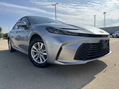 Certified 2025 Toyota Camry LE AWD/4WD image 2