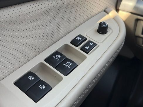 Used 2017 Subaru Outback 2.5i Limited image 8