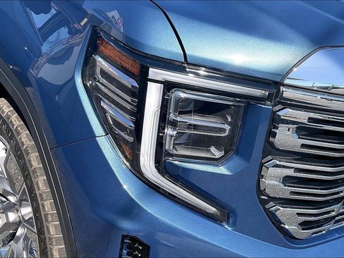 Used 2024 GMC Sierra 1500 Denali AWD/4WD image 26