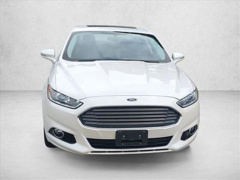 Used 2016 Ford Fusion Titanium FWD image 2