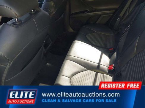 Used 2019 Toyota Camry SE image 16