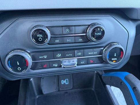 Used 2022 Ford Bronco Black Diamond image 15