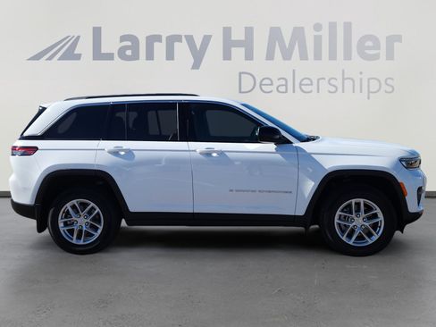 New 2025 Jeep Grand Cherokee Laredo X w/ Luxury Tech Group I image 7