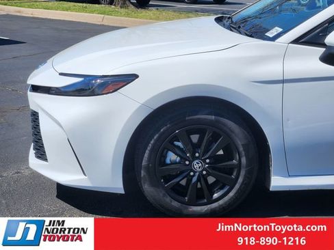 Used 2025 Toyota Camry LE image 8