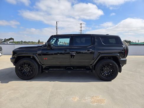 Used 2024 GMC Hummer EV 2X w/ LPO, Sport Package AWD/4WD image 7