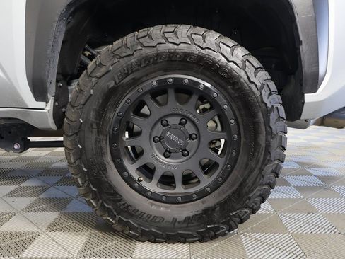 Used 2025 Toyota 4Runner TRD Off-Road Premium AWD/4WD image 16