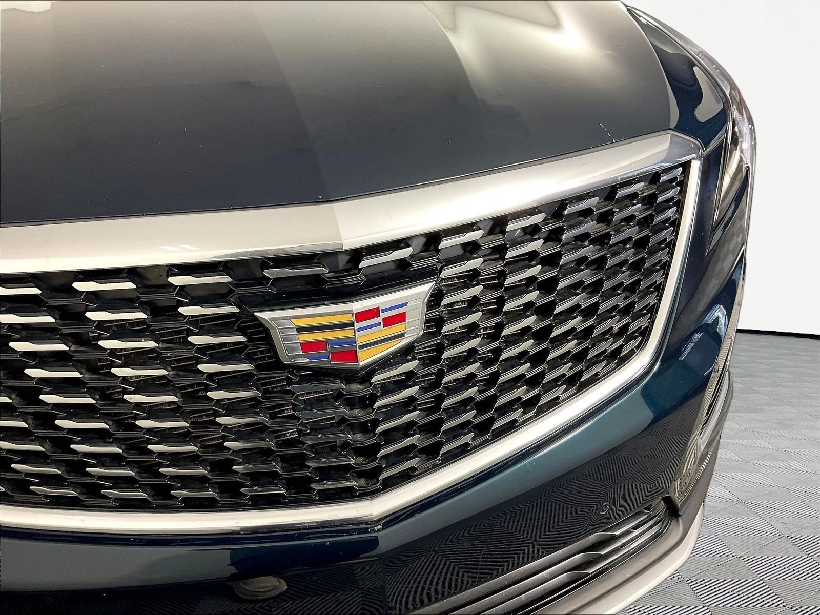 Used 2024 Cadillac XT5 Premium Luxury w/ LPO, Floor Liner Package AWD/4WD image 33