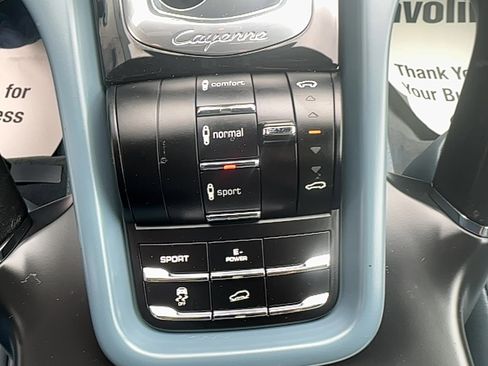 Used 2011 Porsche Cayenne S image 10