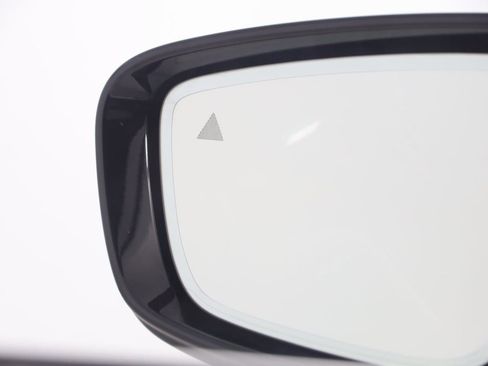 Used 2020 BMW 740i xDrive w/ Cold Weather Package image 29