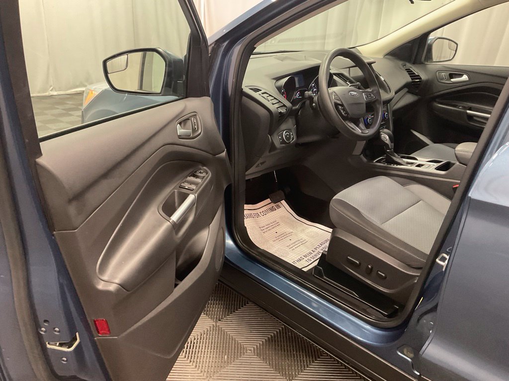 Used 2018 Ford Escape SE w/ SE Sync 3 Package AWD/4WD image 7