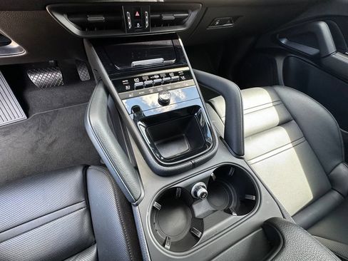 Certified 2024 Porsche Cayenne Coupe AWD/4WD image 35