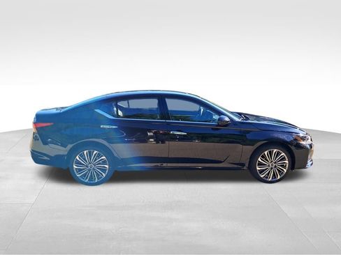 New 2025 Nissan Altima 2.5 SL image 7