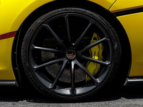 Used 2018 McLaren 570S Spider RWD image 13