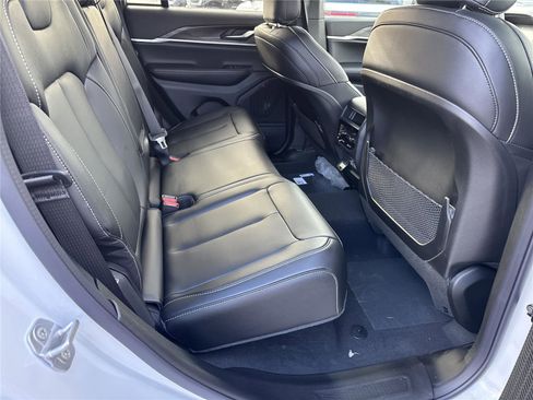 New 2025 Jeep Grand Cherokee Limited image 15