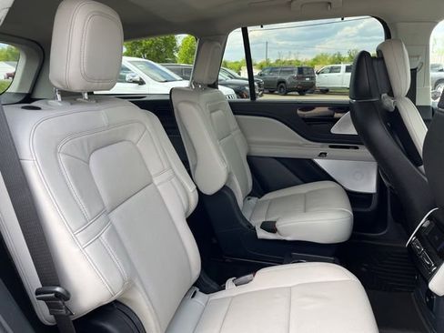Used 2025 Lincoln Aviator Reserve w/ Luxury Package AWD/4WD image 22