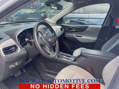 Used 2020 Chevrolet Equinox LS w/ LS Convenience Package FWD image 2