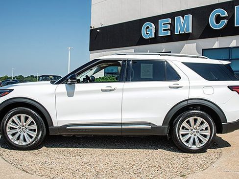 Used 2025 Ford Explorer Platinum w/ LUX Leather Package AWD/4WD image 2