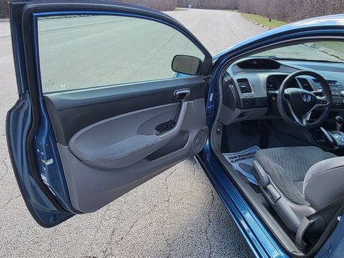 Used 2010 Honda Civic LX image 17