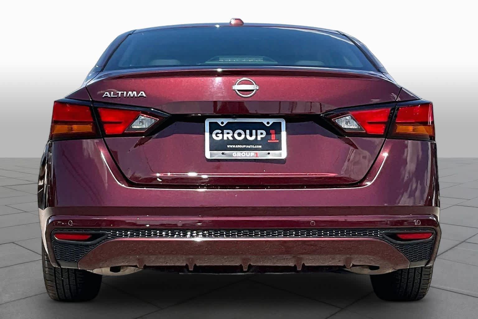 Used 2025 Nissan Altima 2.5 SV FWD image 5