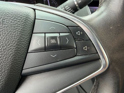 Used 2017 Cadillac XT5 Luxury AWD/4WD image 11
