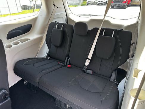 Used 2023 Chrysler Voyager LX FWD image 25