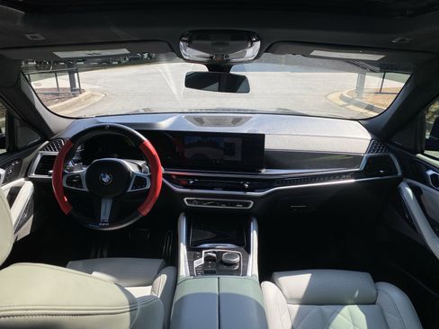 Used 2024 BMW X6 xDrive40i w/ M Sport Professional Package image 18