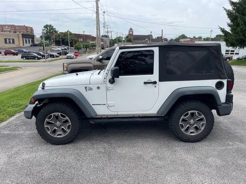 Used 2014 Jeep Wrangler Rubicon w/ Power Convenience Group AWD/4WD image 7