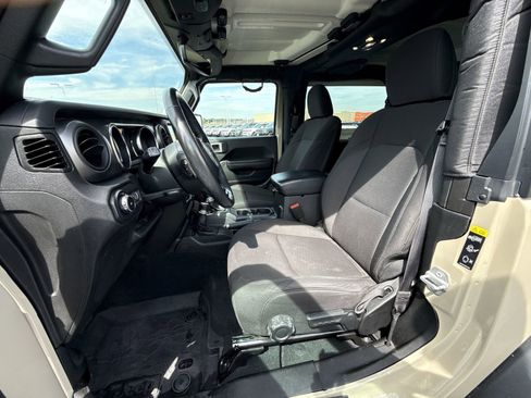 Used 2022 Jeep Wrangler Willys image 12