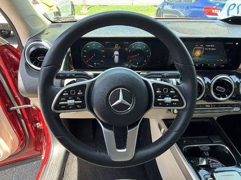 Used 2022 Mercedes-Benz GLB 250 4MATIC image 27