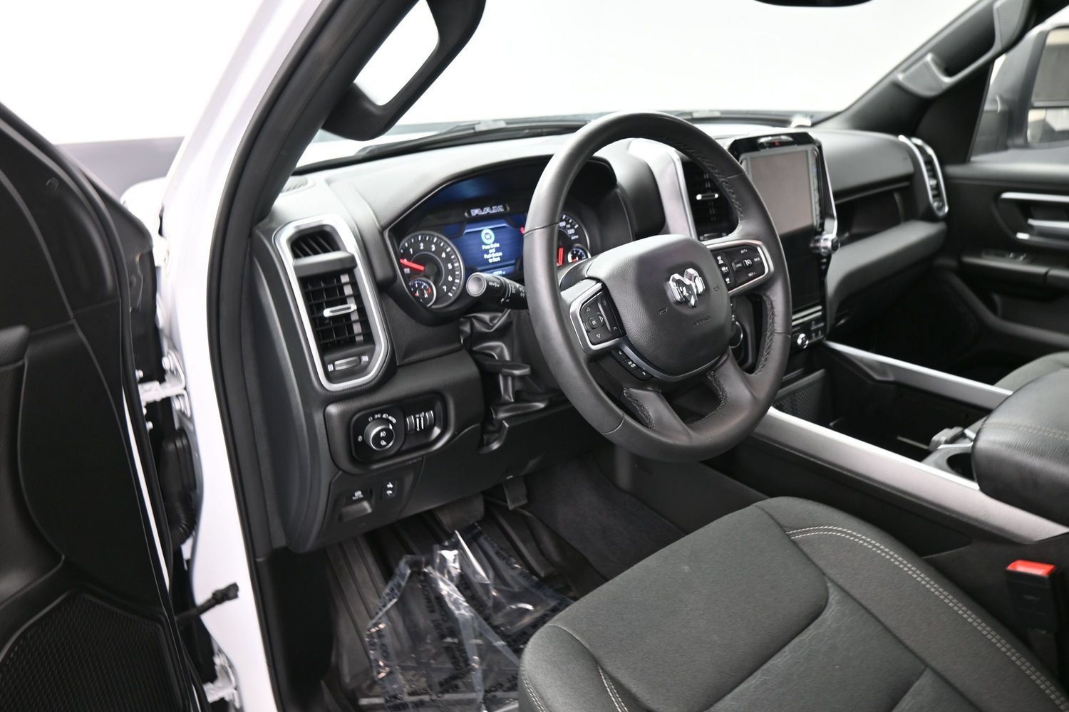 Used 2025 RAM 1500 Big Horn AWD/4WD image 12