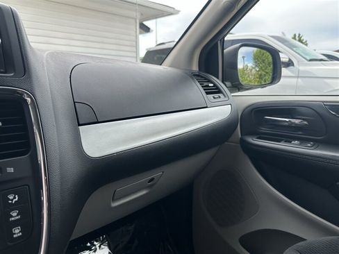 Used 2016 Dodge Grand Caravan SE w/ Quick Order Package 29E SE FWD image 27
