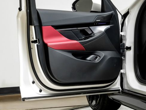 Used 2026 BMW 530i w/ M Sport Package image 45