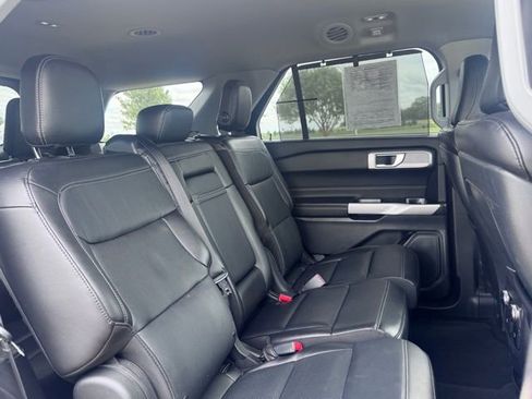 Used 2020 Ford Explorer Limited image 25